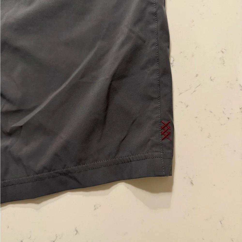 Rhone Men’s Gray Training Shorts Size L Athletic Gym Performance